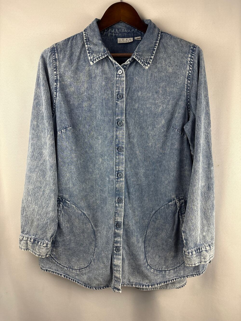 Women’s Joan Rivers Large Pale Blue Denim Button Up